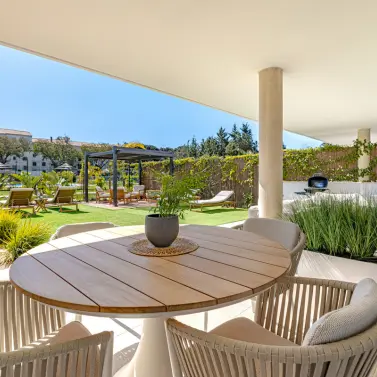 Продажа апартаментов на первом этаже в Estepona