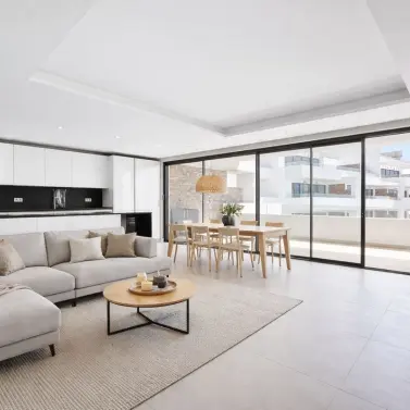 Sale of middle floor apartment in Estepona