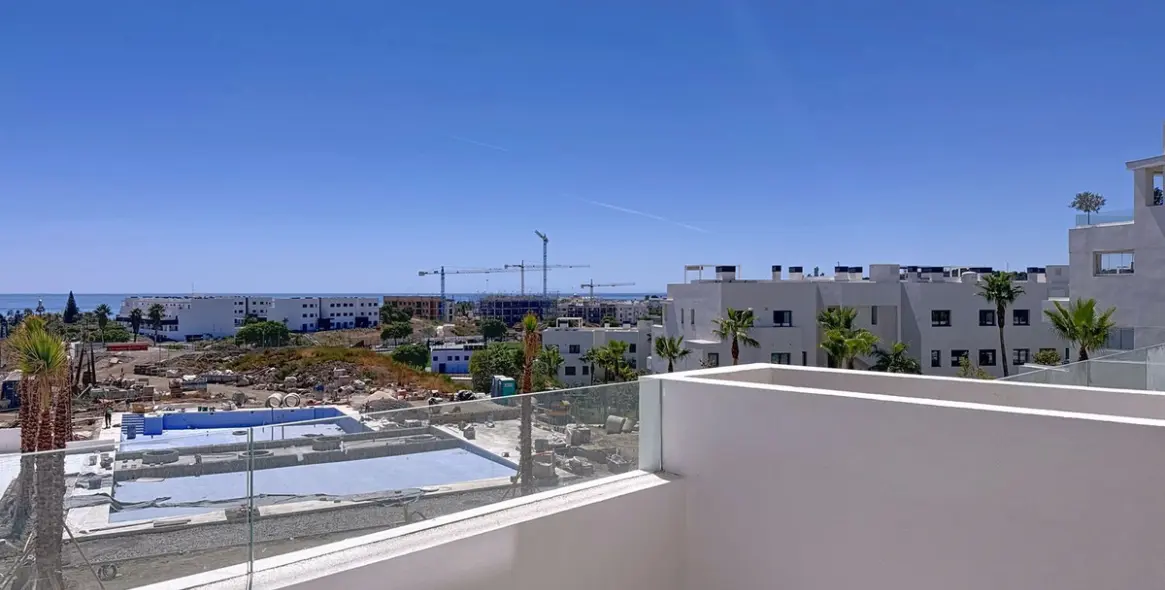 Продажа апартаментов на среднем этаже в Estepona 15