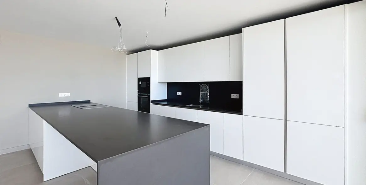 Продажа апартаментов на среднем этаже в Estepona 22