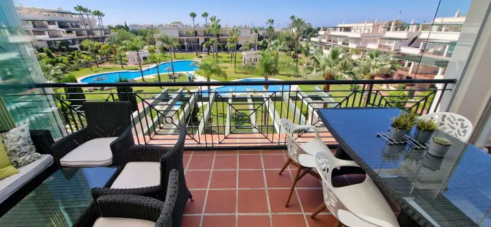 Sale of penthouse in Nueva Andalucía 1