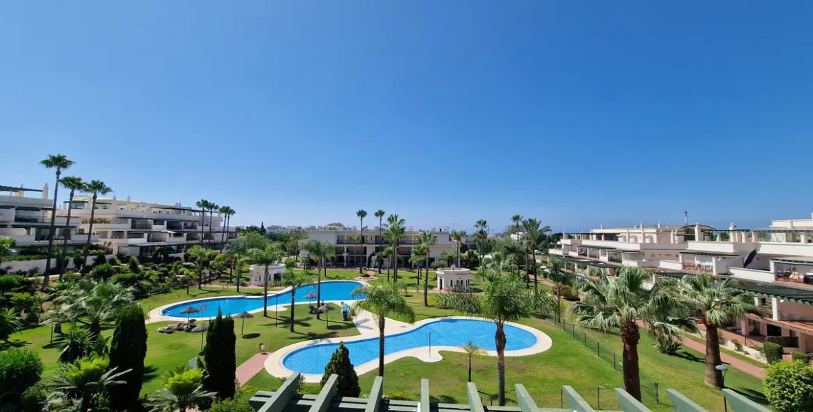 Sale of penthouse in Nueva Andalucía 4