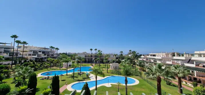 Sale of penthouse in Nueva Andalucía 3
