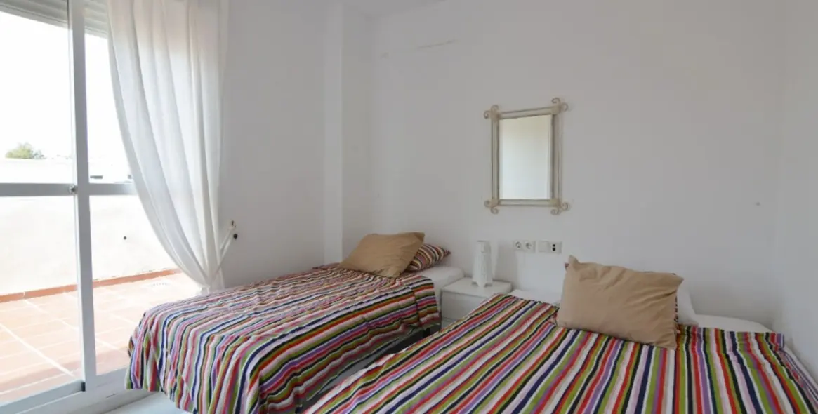 Sale of penthouse in Nueva Andalucía 17