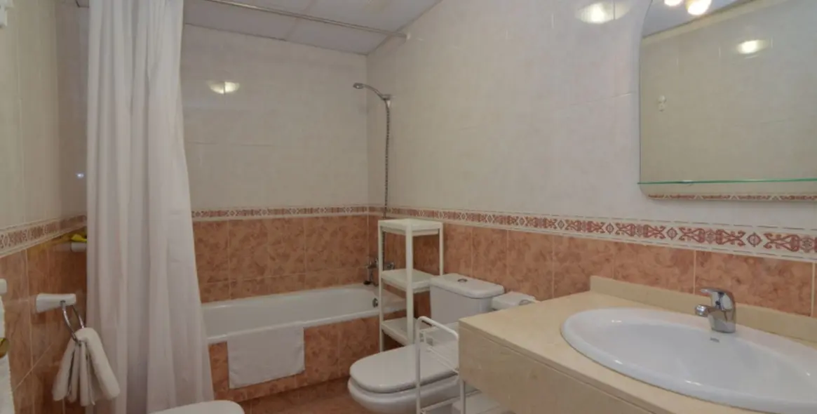 Sale of penthouse in Nueva Andalucía 25