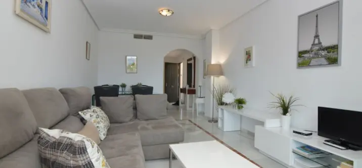 Sale of penthouse in Nueva Andalucía 2