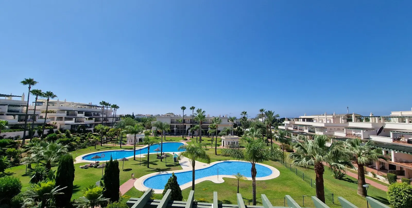 Sale of penthouse in Nueva Andalucía 4