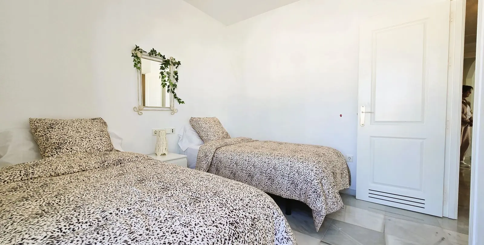 Sale of penthouse in Nueva Andalucía 14