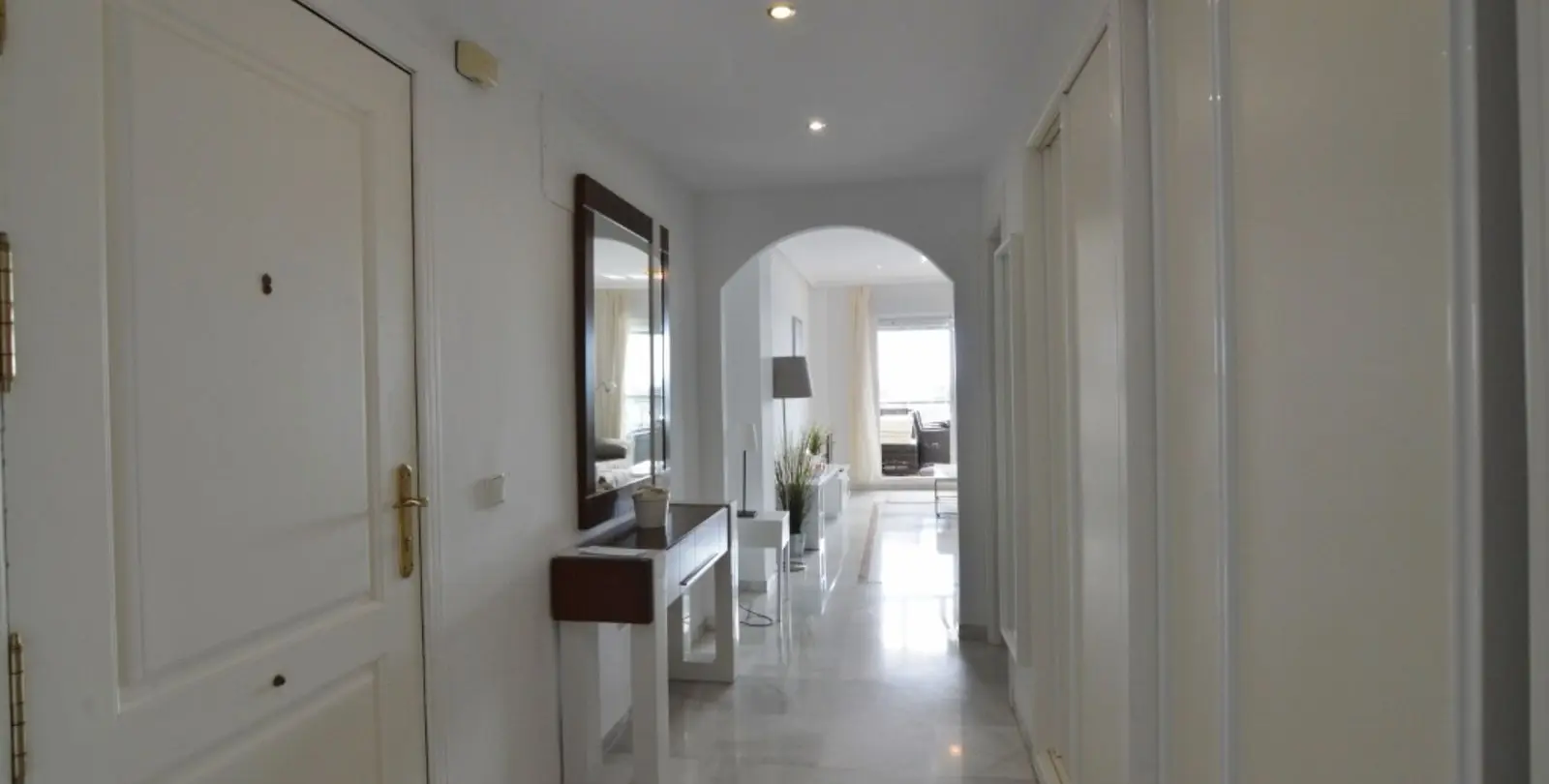 Sale of penthouse in Nueva Andalucía 21