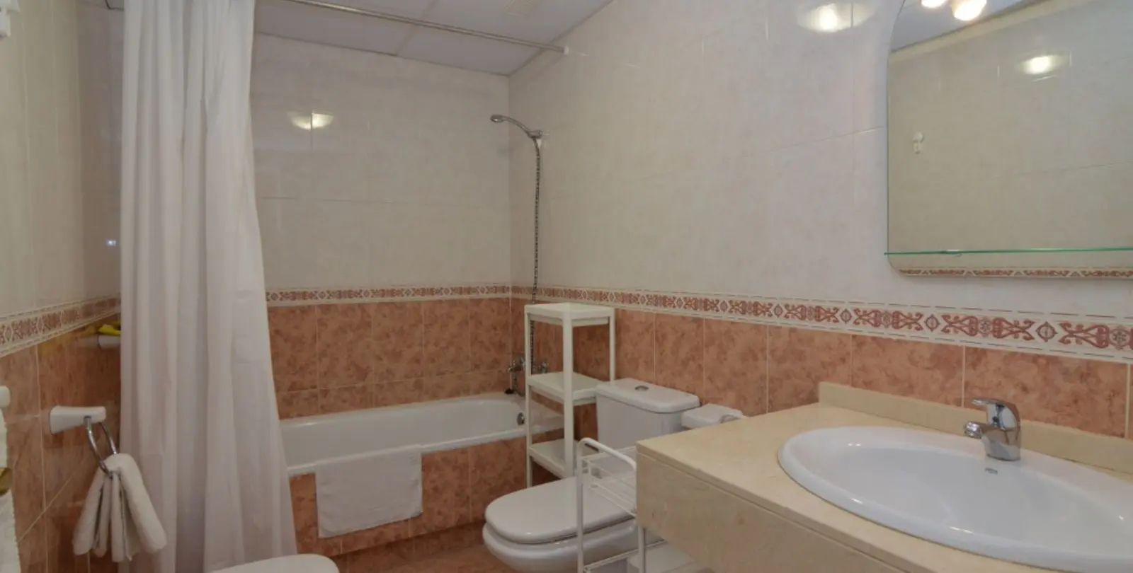 Sale of penthouse in Nueva Andalucía 28