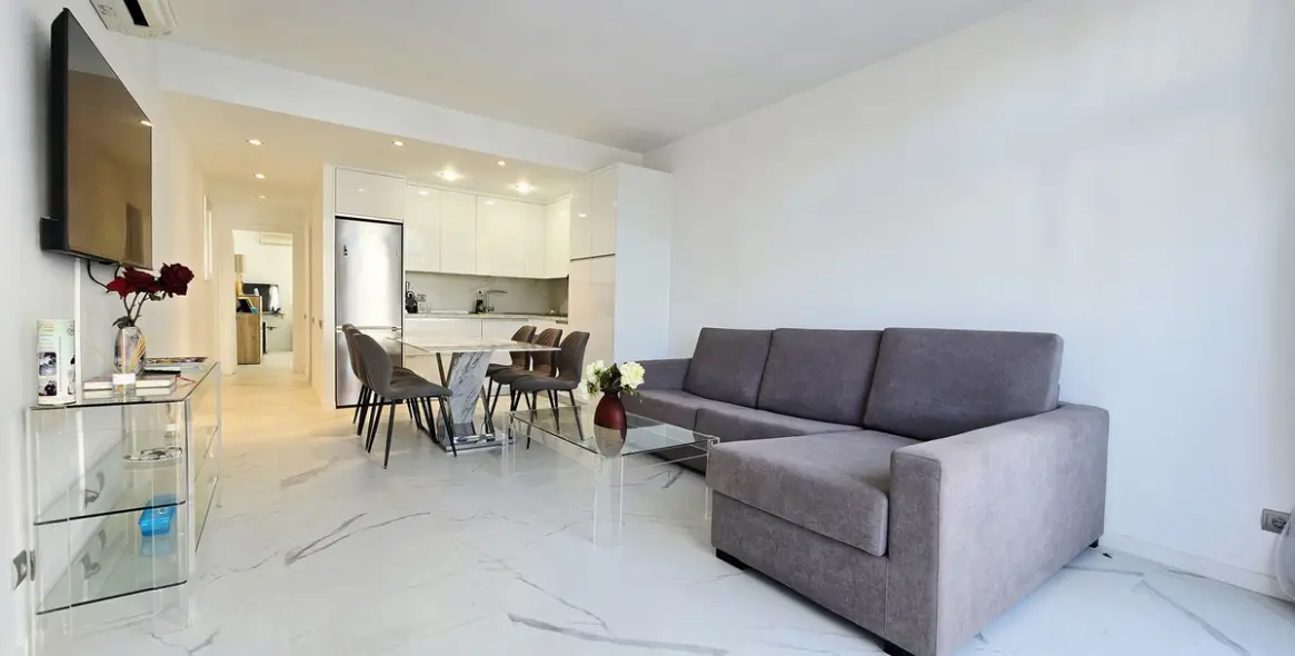 Sale of ground floor apartment in Puerto Banús 3