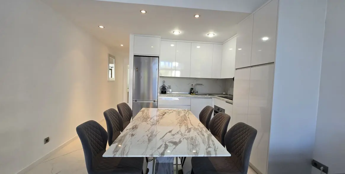 Sale of ground floor apartment in Puerto Banús 9