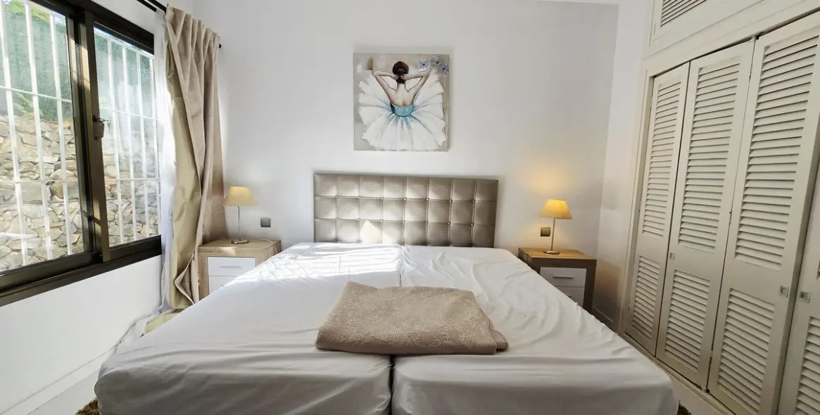 Sale of ground floor apartment in Puerto Banús 14