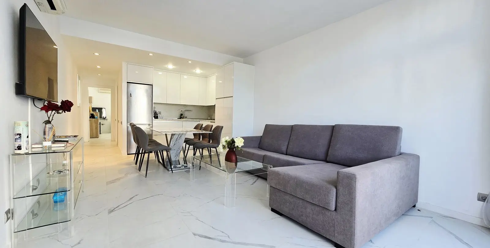 Venta de apartamento en planta baja en Puerto Banús 3
