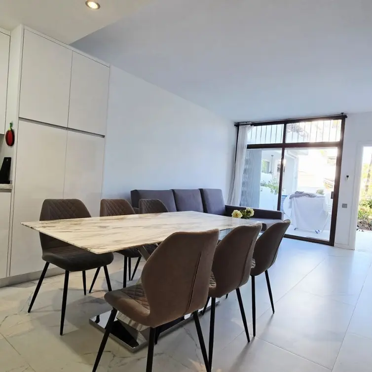 Sale of ground floor apartment in Puerto Banús
