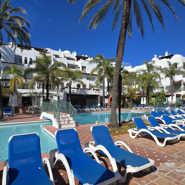 Sale of ground floor apartment in Puerto Banús