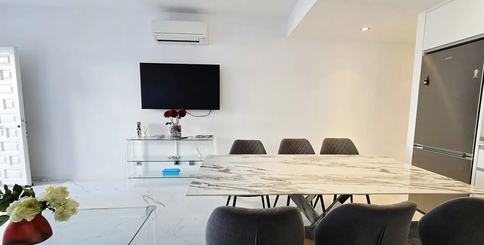 Venta de apartamento en planta baja en Puerto Banús 12