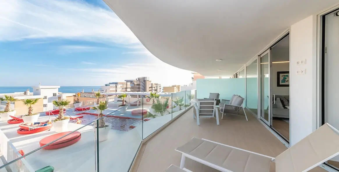 Sale of middle floor apartment in Fuengirola 3