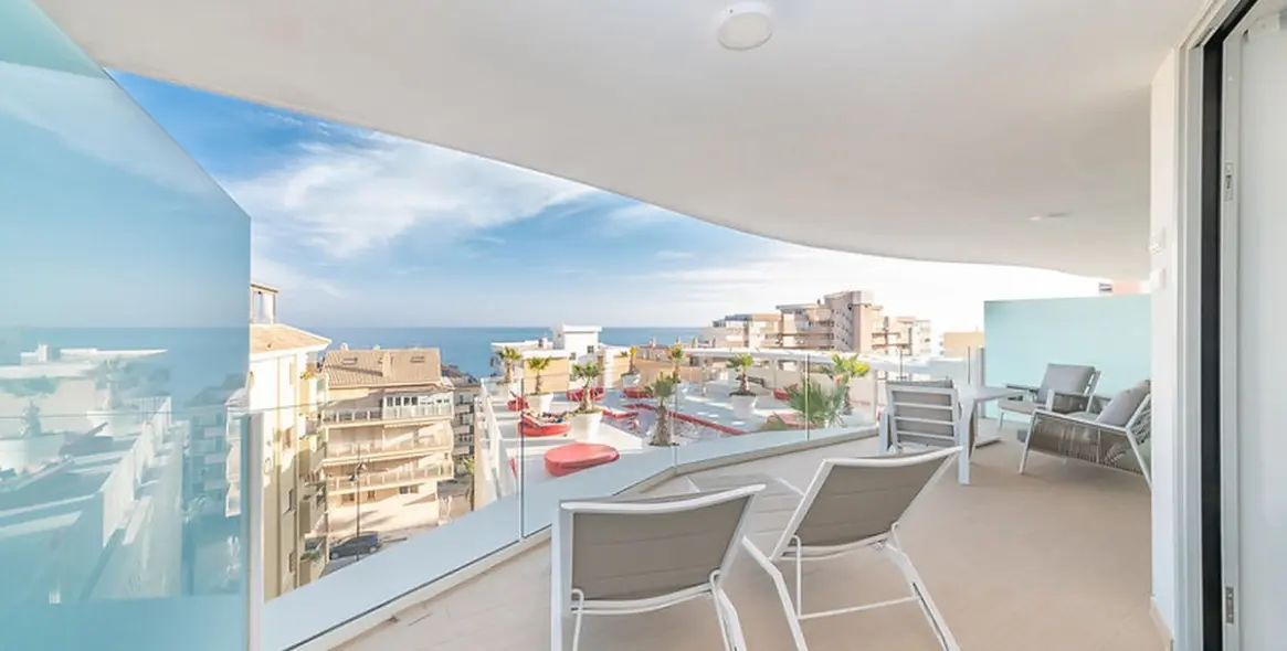 Sale of middle floor apartment in Fuengirola 4