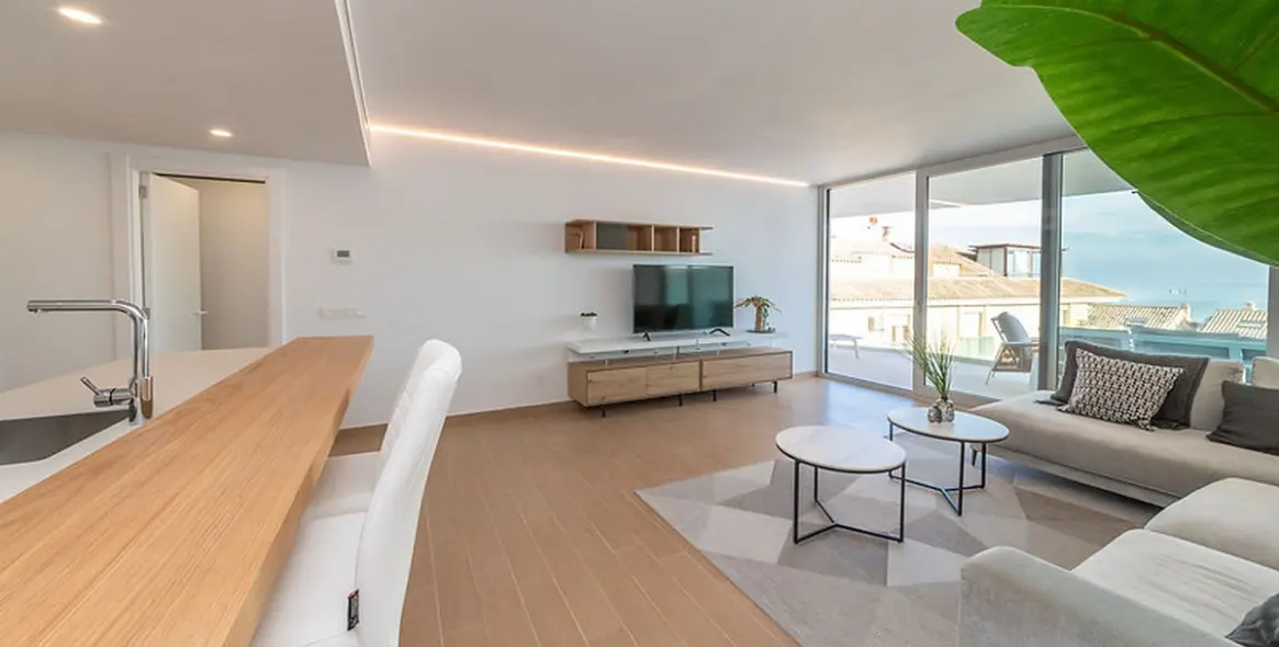 Sale of middle floor apartment in Fuengirola 8