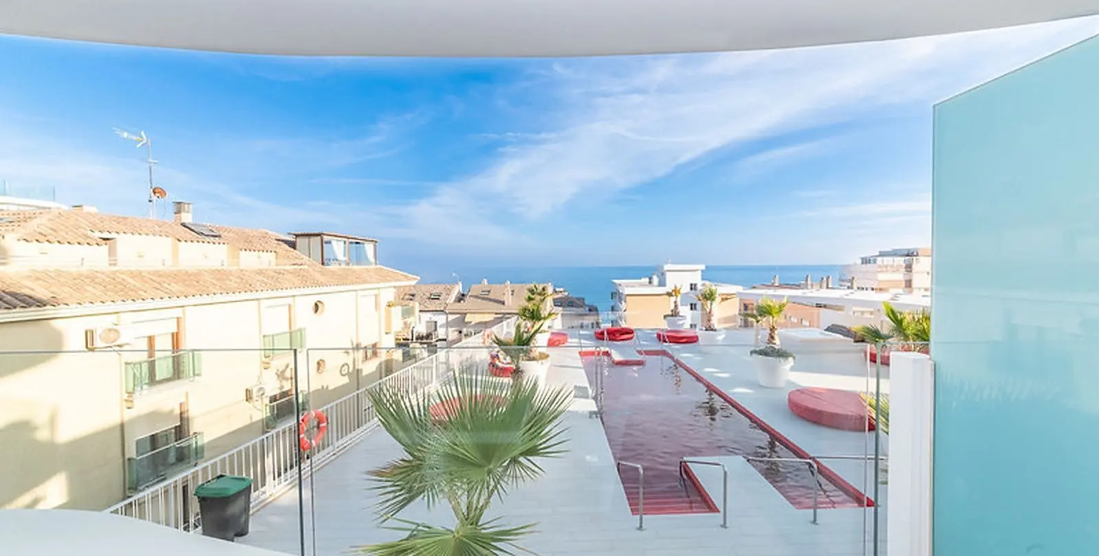 Sale of middle floor apartment in Fuengirola 2