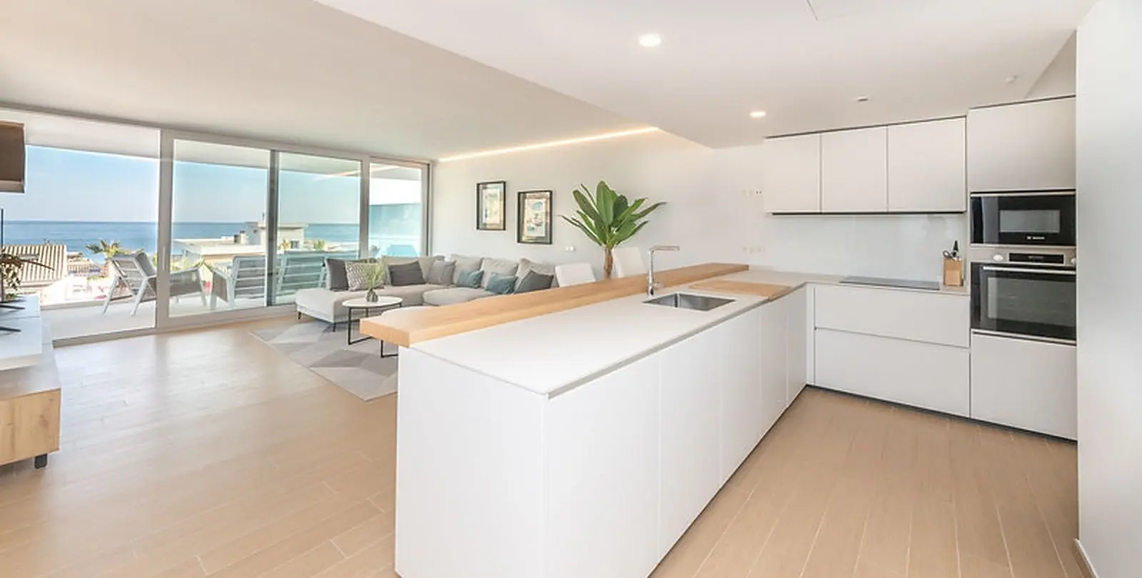 Sale of middle floor apartment in Fuengirola 7
