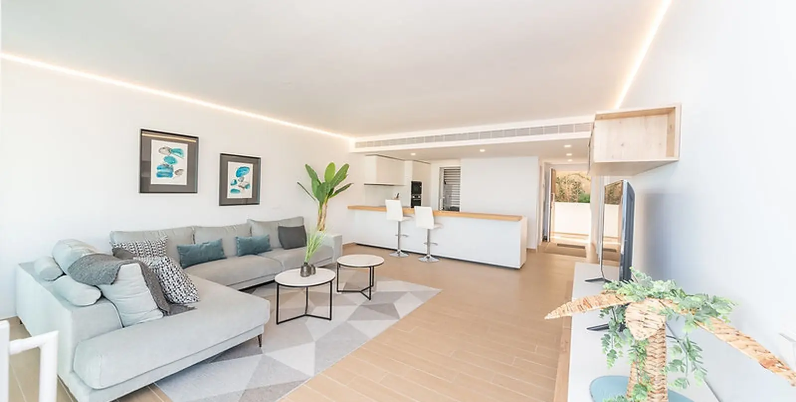 Sale of middle floor apartment in Fuengirola 9