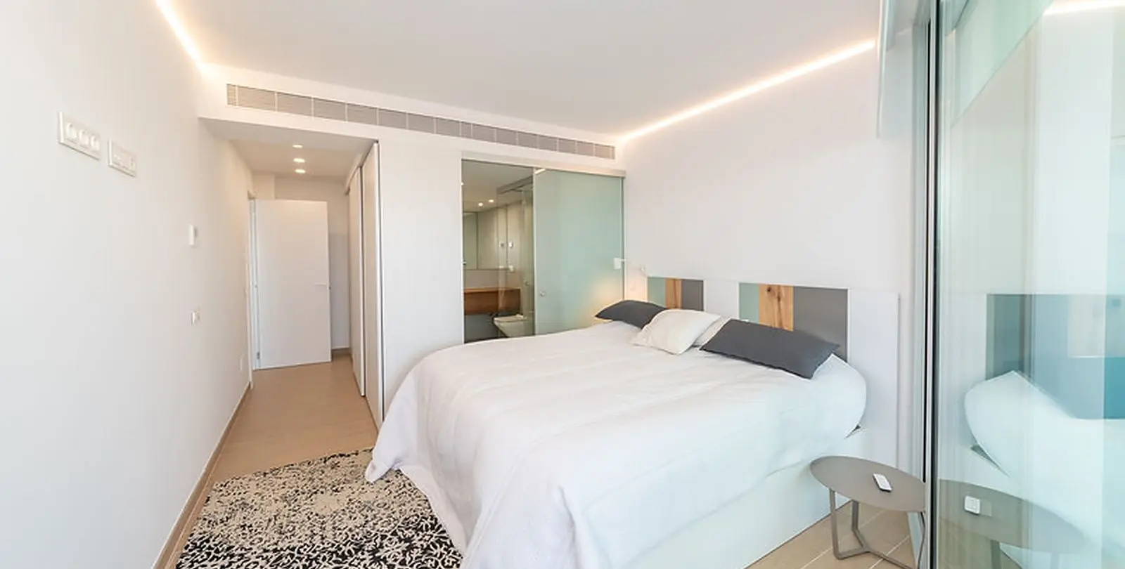 Sale of middle floor apartment in Fuengirola 11