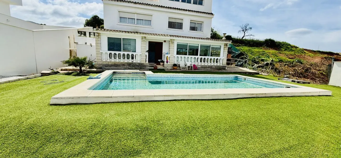 Sale of detached villa in Alhaurín de la Torre 0