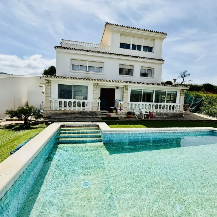 Sale of detached villa in Alhaurín de la Torre
