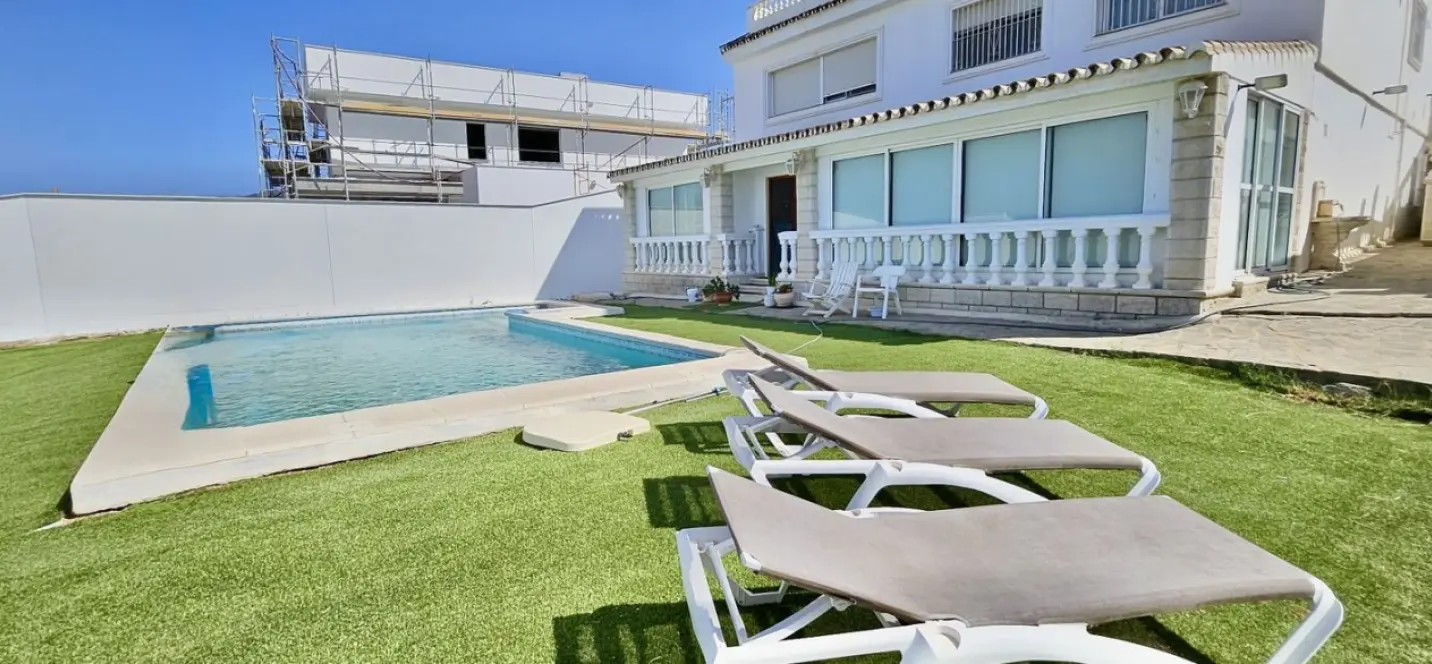 Sale of detached villa in Alhaurín de la Torre 2