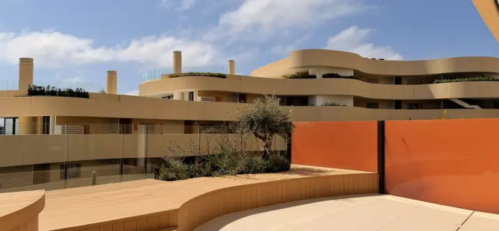 Продажа апартаментов на первом этаже в Higueron 0