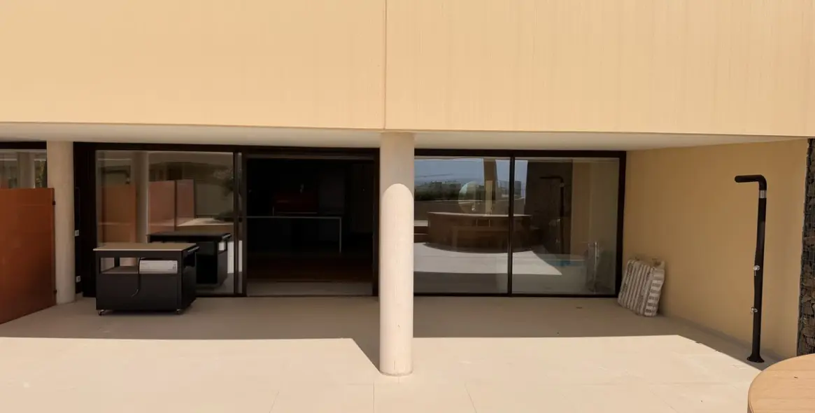 Sale of ground floor apartment in Higueron 15