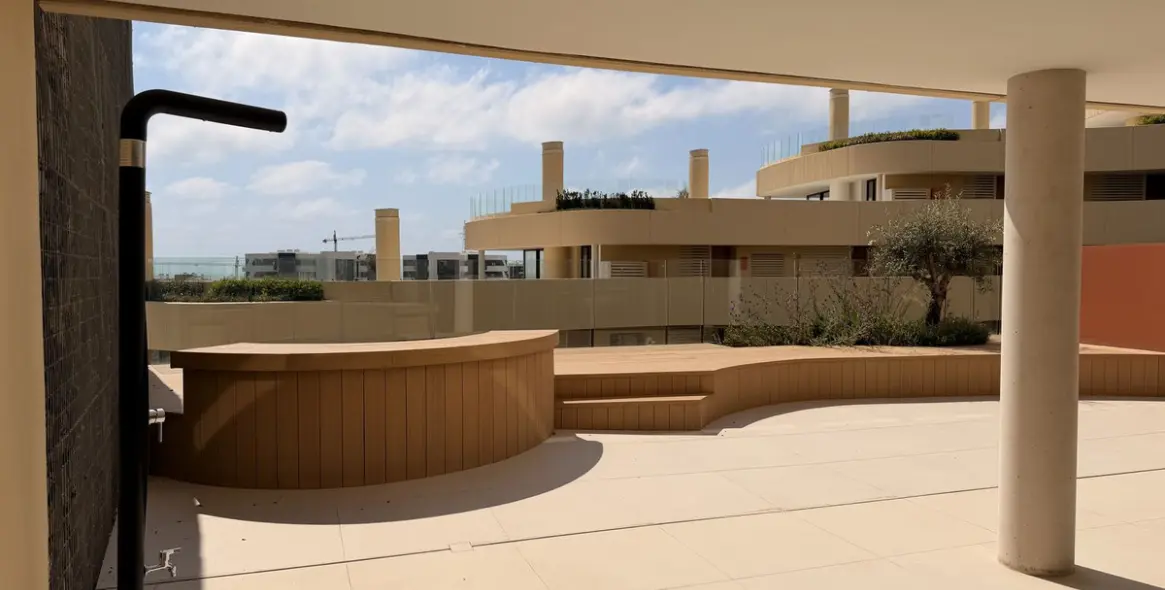 Sale of ground floor apartment in Higueron 16