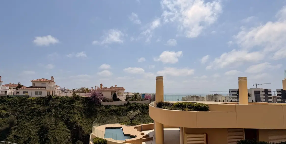 Sale of ground floor apartment in Higueron 17