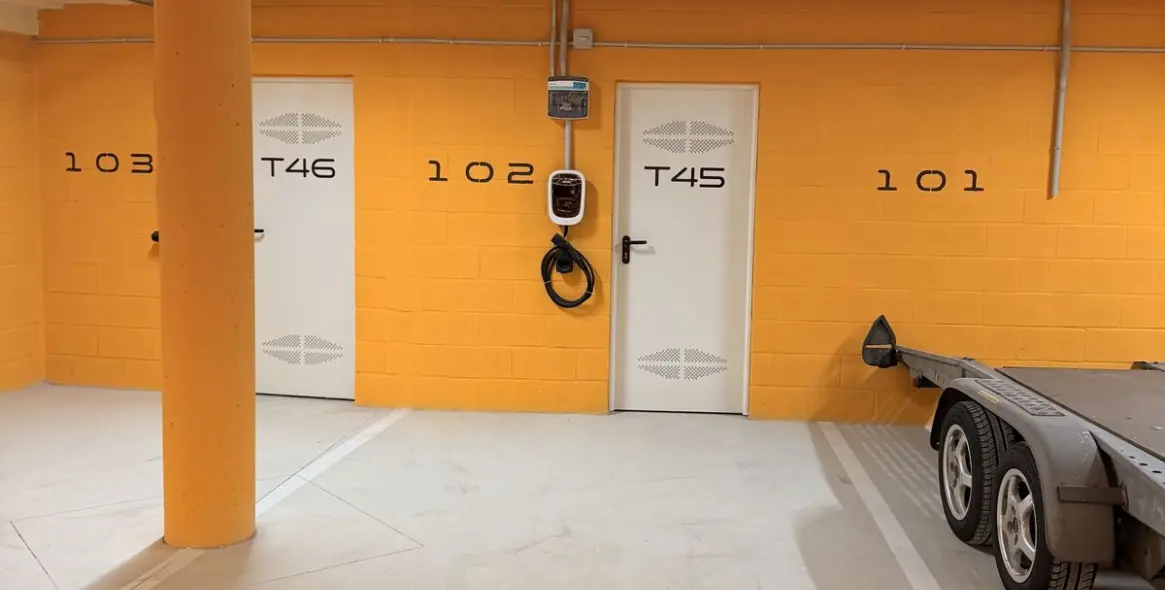 Sale of ground floor apartment in Higueron 21