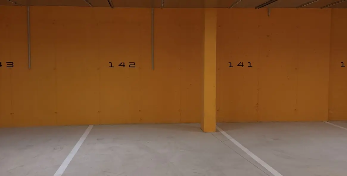 Sale of ground floor apartment in Higueron 23