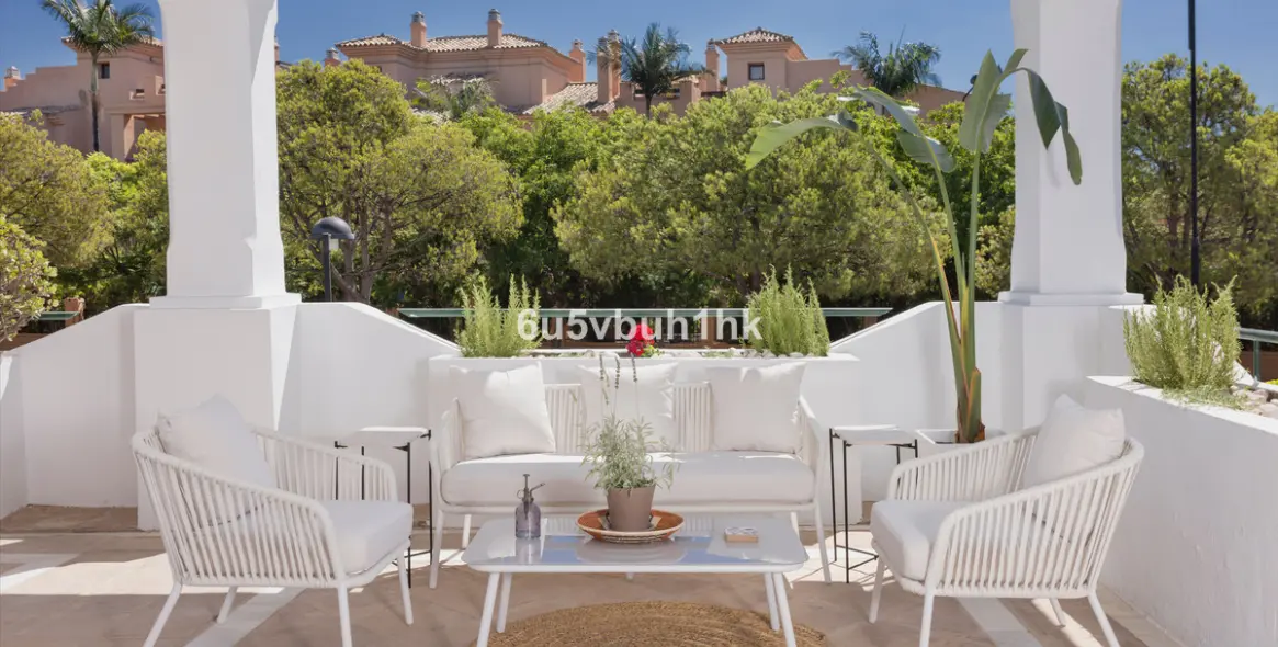 Sale of ground floor apartment in Estepona East 2