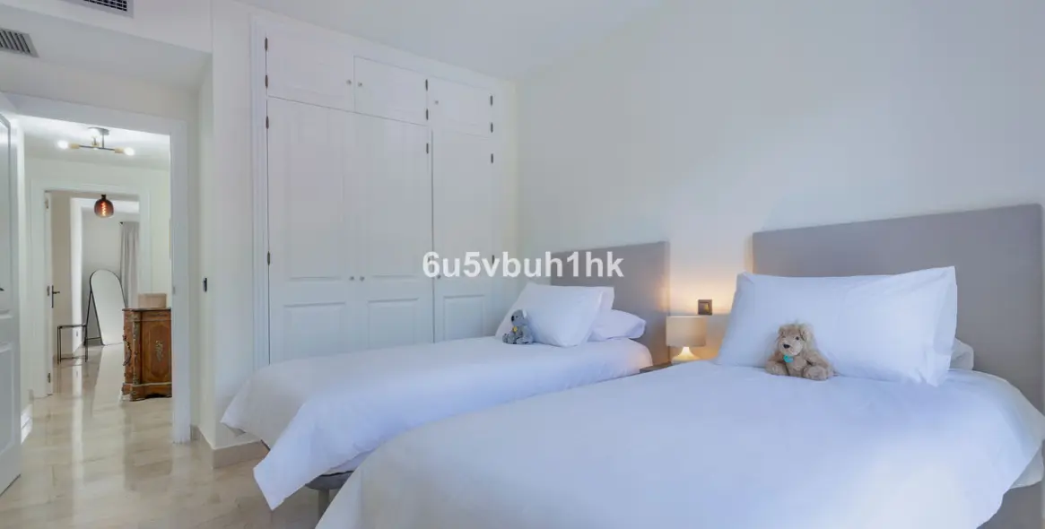 Sale of ground floor apartment in Estepona East 15