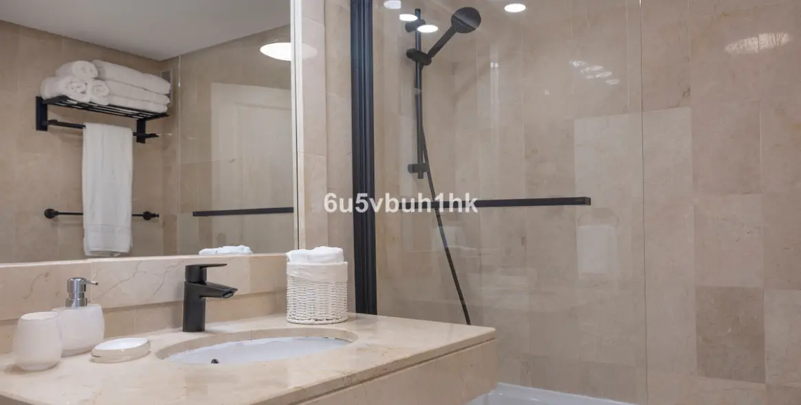 Sale of ground floor apartment in Estepona East 16
