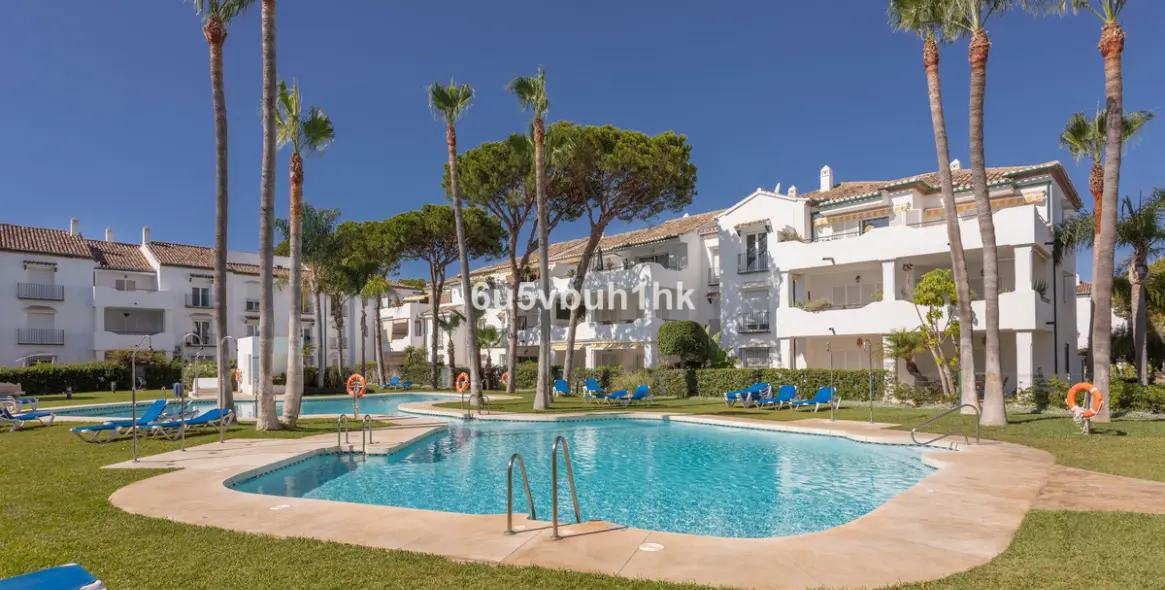 Sale of ground floor apartment in Estepona East 19