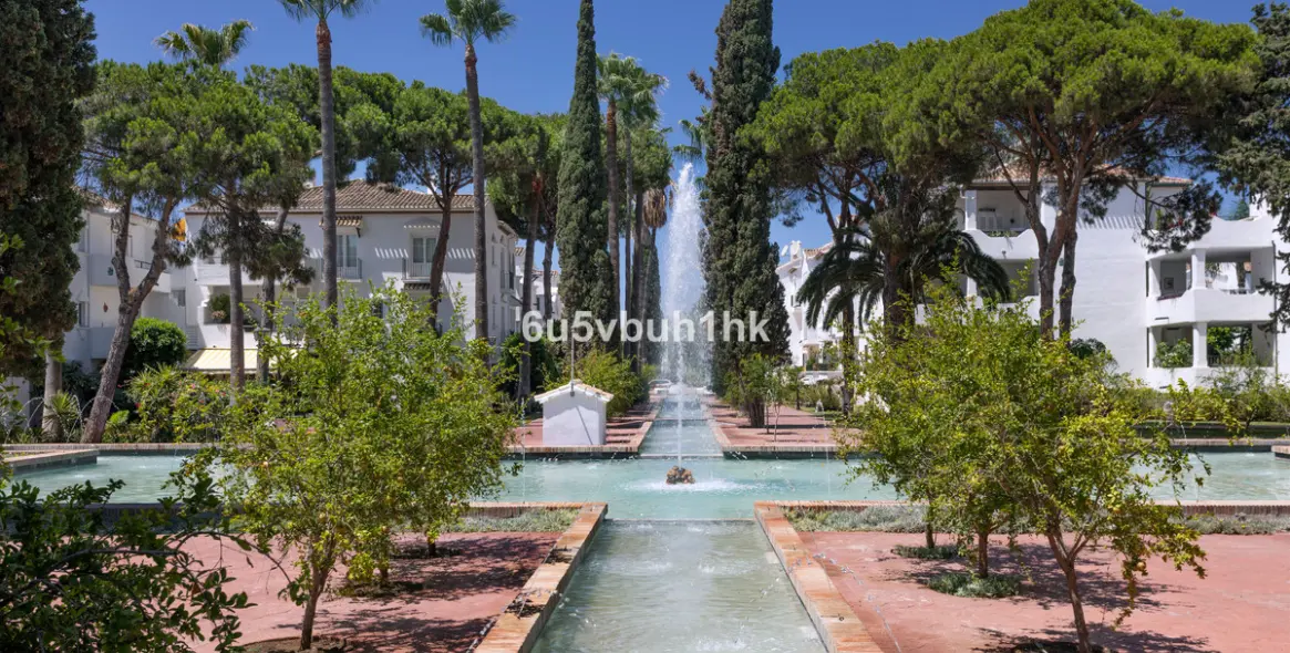 Sale of ground floor apartment in Estepona East 24