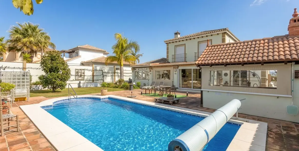 Venta de villa independiente en Coín 4