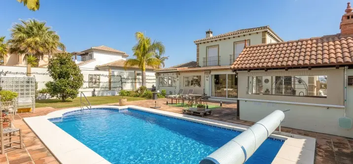 Venta de villa independiente en Coín 3