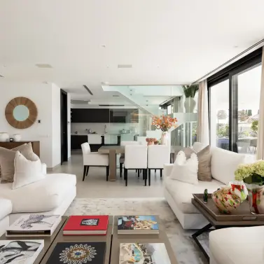 Venta de villa independiente en Nueva Andalucía