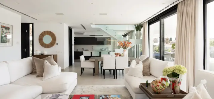 Venta de villa independiente en Nueva Andalucía 3