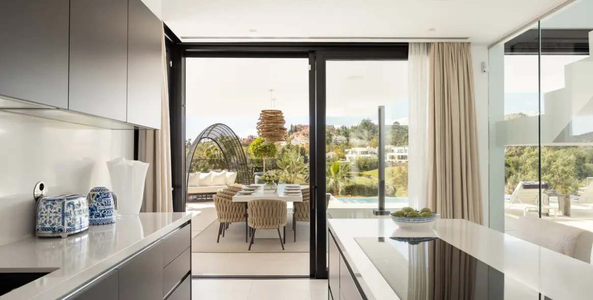 Sale of detached villa in Nueva Andalucía 6