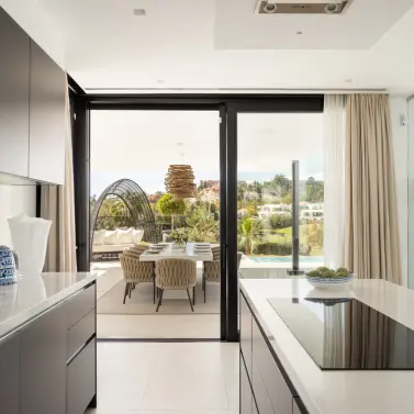 Venta de villa independiente en Nueva Andalucía