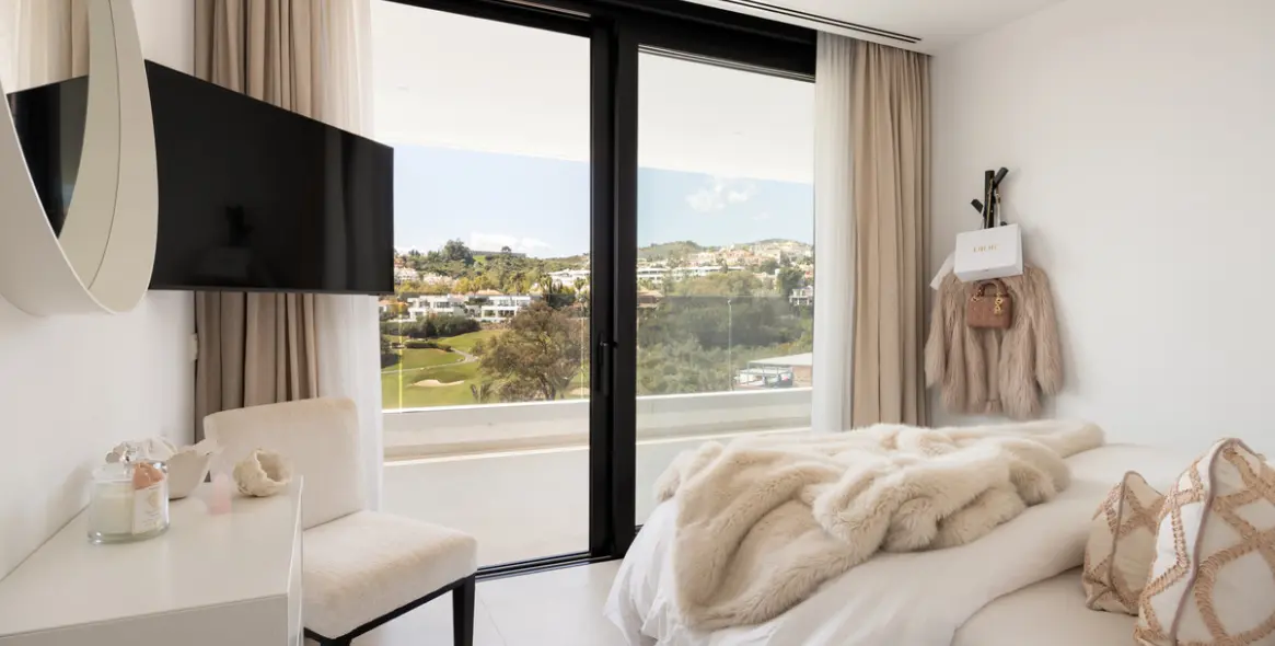 Sale of detached villa in Nueva Andalucía 10