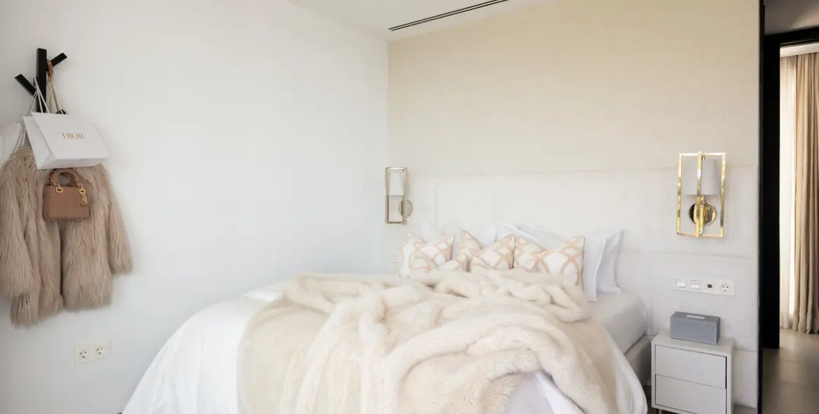 Sale of detached villa in Nueva Andalucía 12